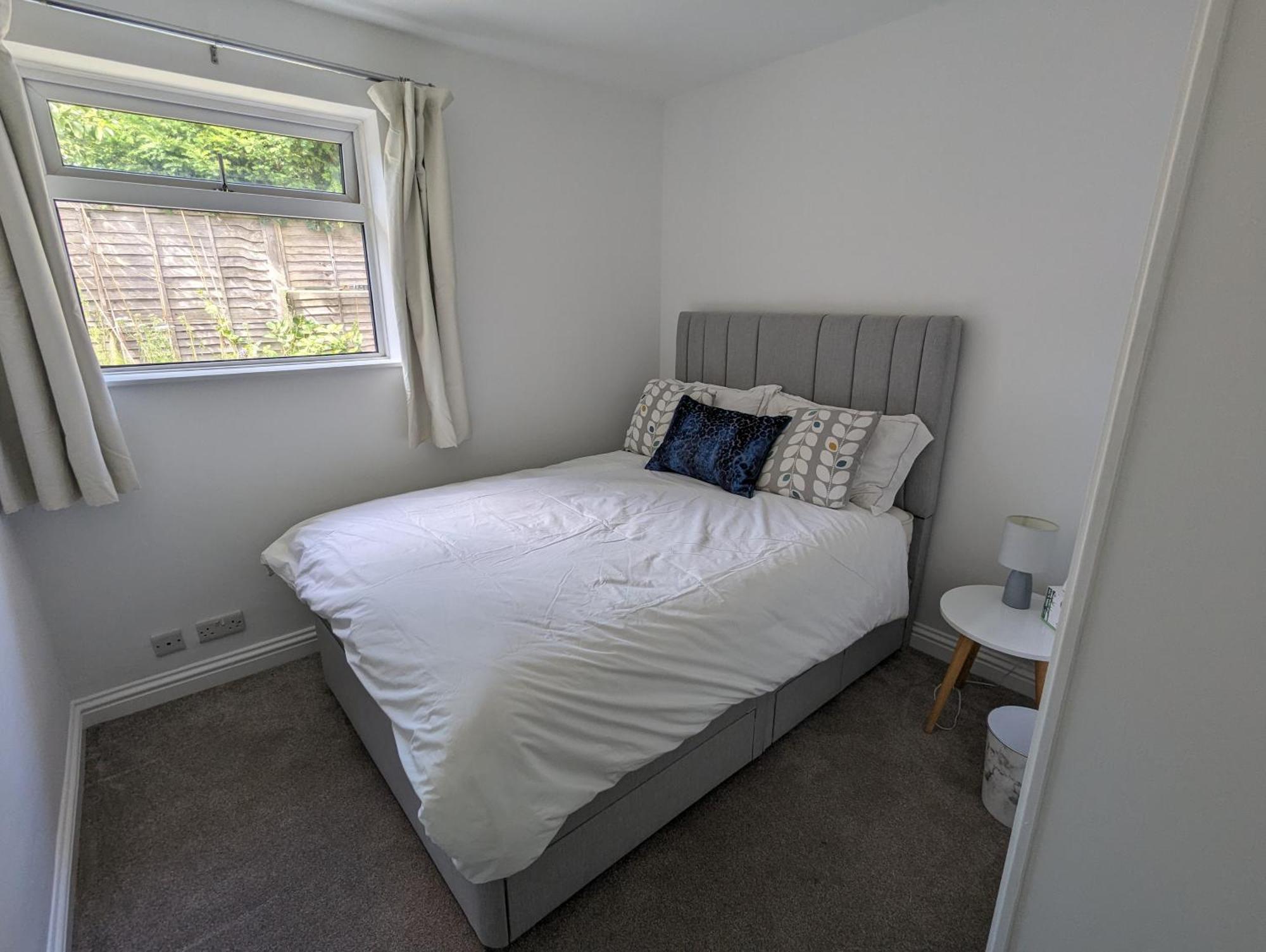 Peaceful Glastonbury Bungalow - Ideally Located מראה חיצוני תמונה